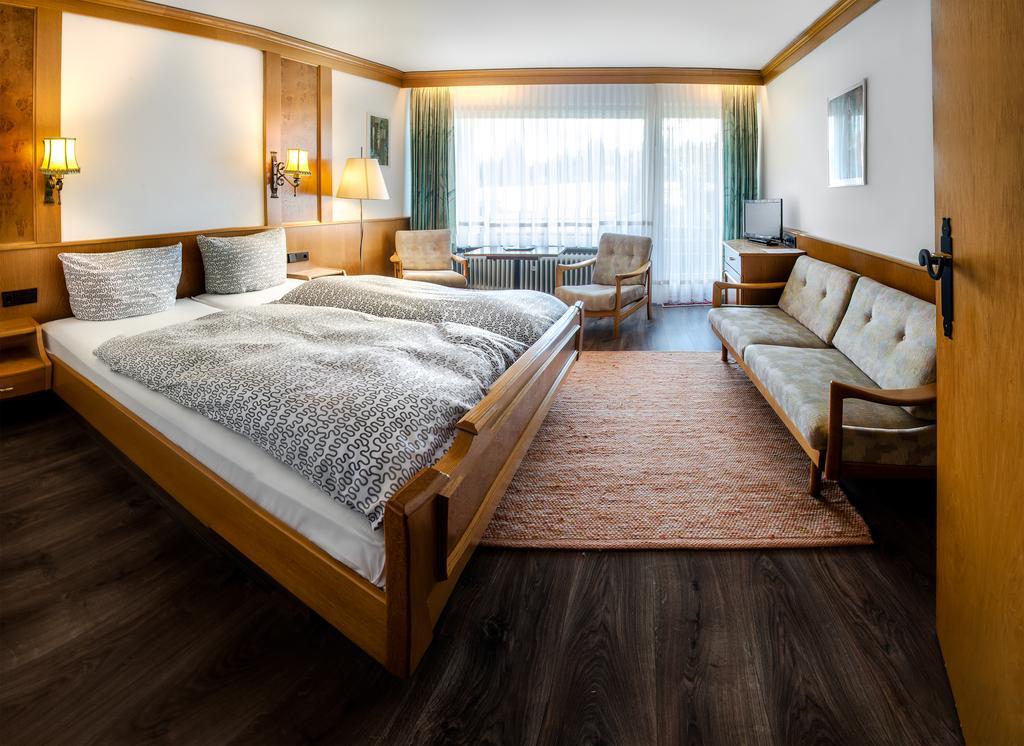 Hotel Hirsch Freudenstadt Rum bild